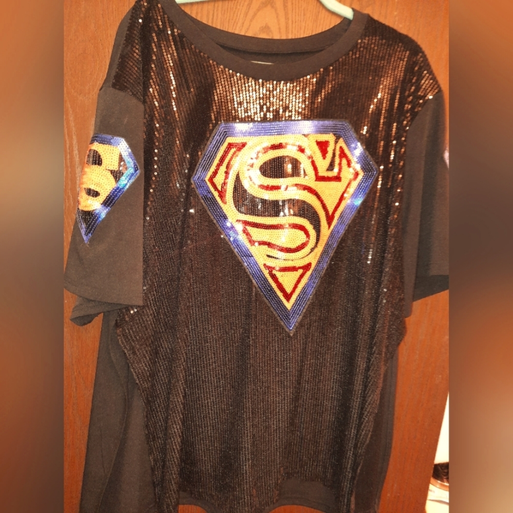 Sequin Superman emblem short sleeve top
